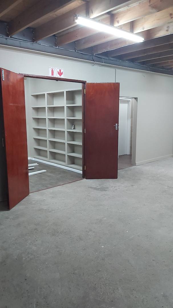 To Let commercial Property for Rent in Sidwell Eastern Cape